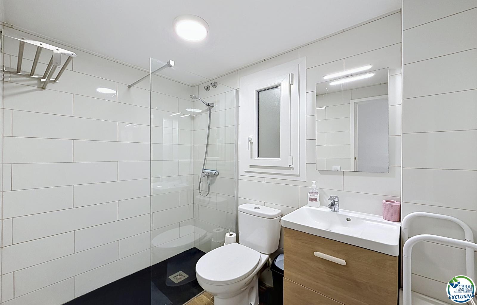 Renovated apartment with tourist license in the center of Rosas, 150m from the beach - Centre - Ref. CBR6548 - photo 14