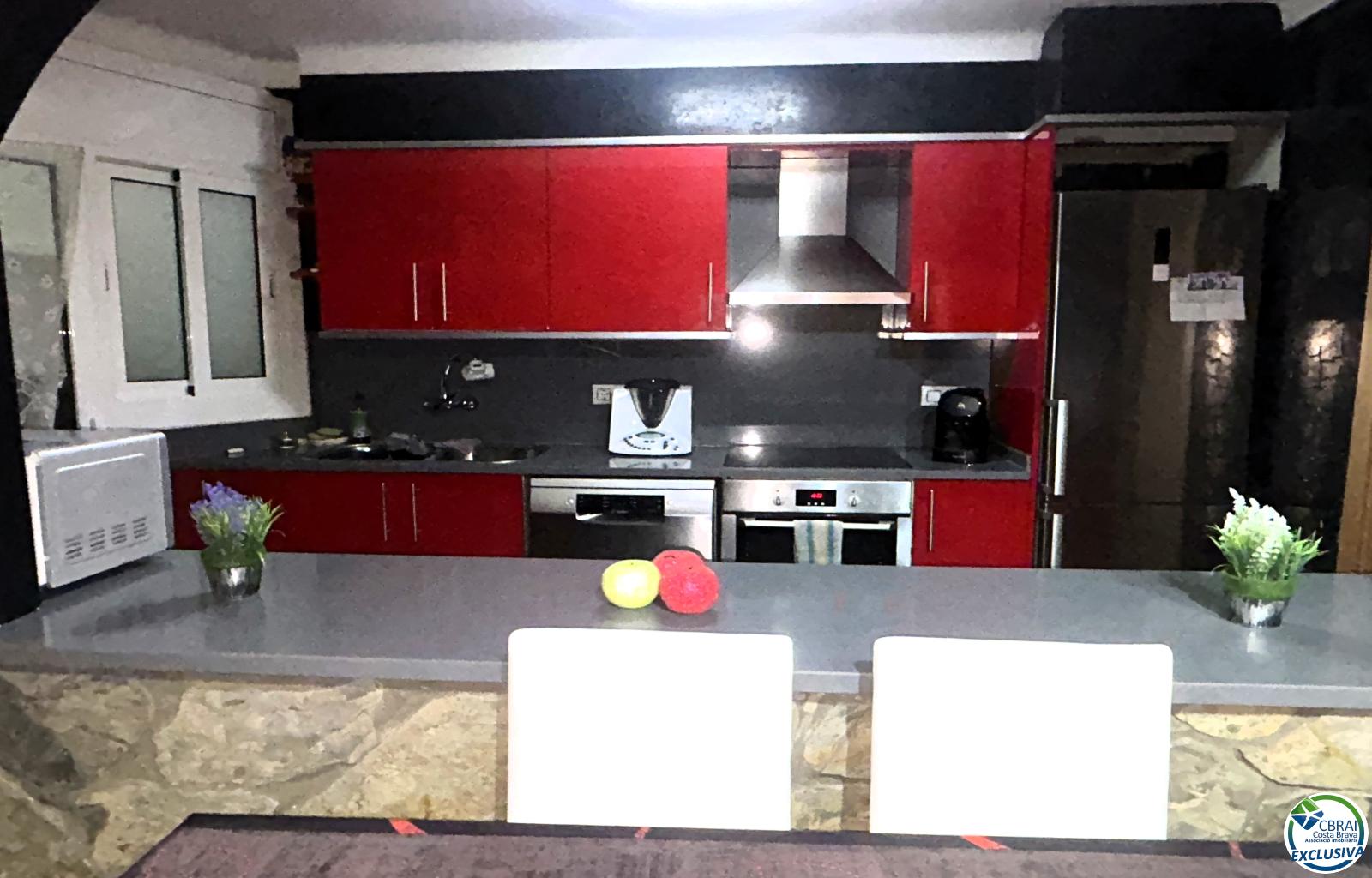 Renovated apartment in the center of Llançà, ready to move in - La Vila - Ref. CBR6673 - photo 2
