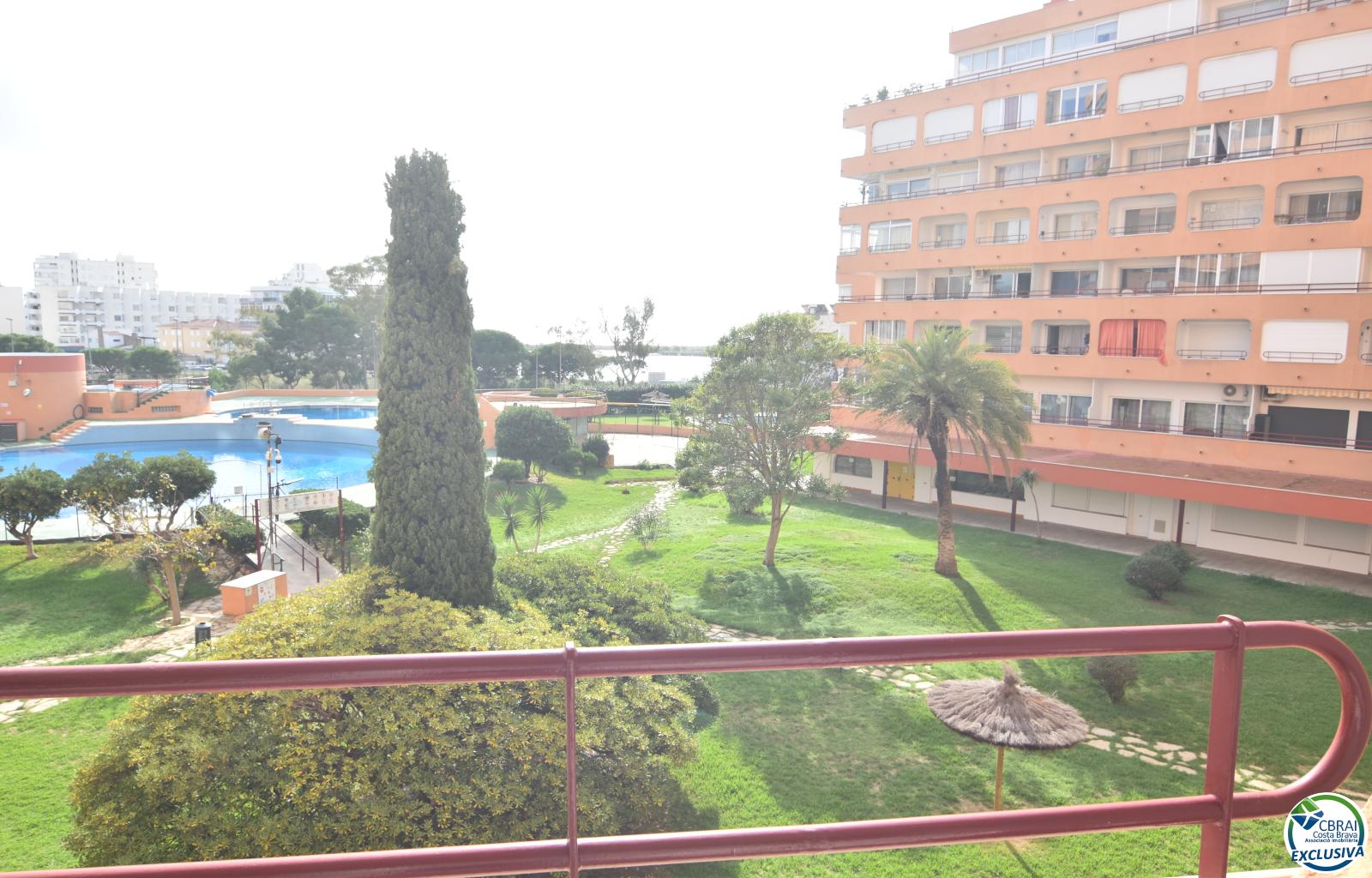 Apartment with tourist license in Santa Margarita, Roses, with terrace and communal swimming pools. - Santa Margarida - Ref. CBR6476 - photo 5