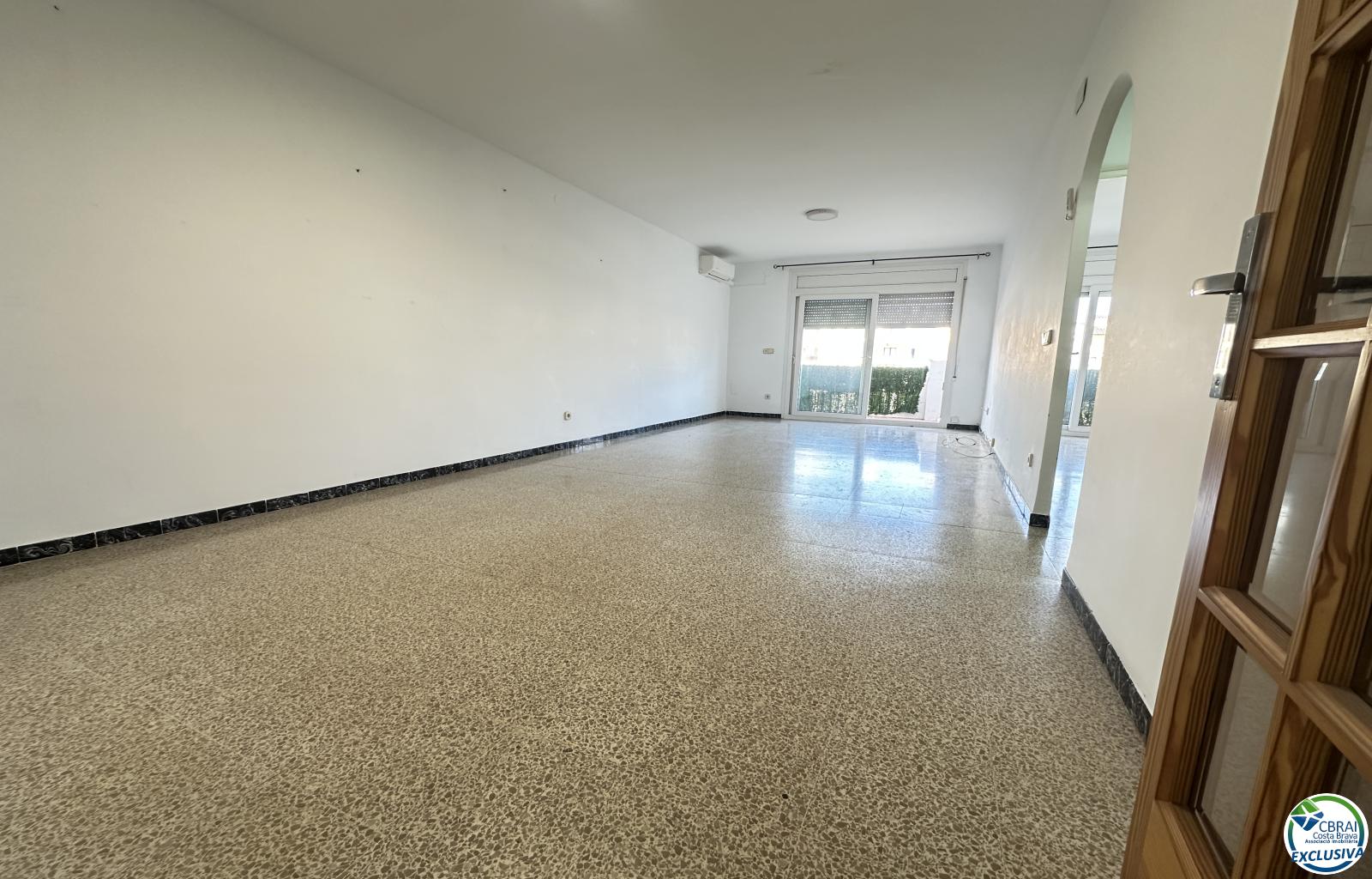 Spacious apartment next to the beach and shops - Sant Mori - Ref. CBR6561 - photo 2