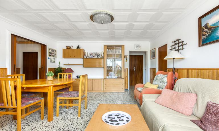 Sea View Apartment in the Fishermen’s Quarter – Roses