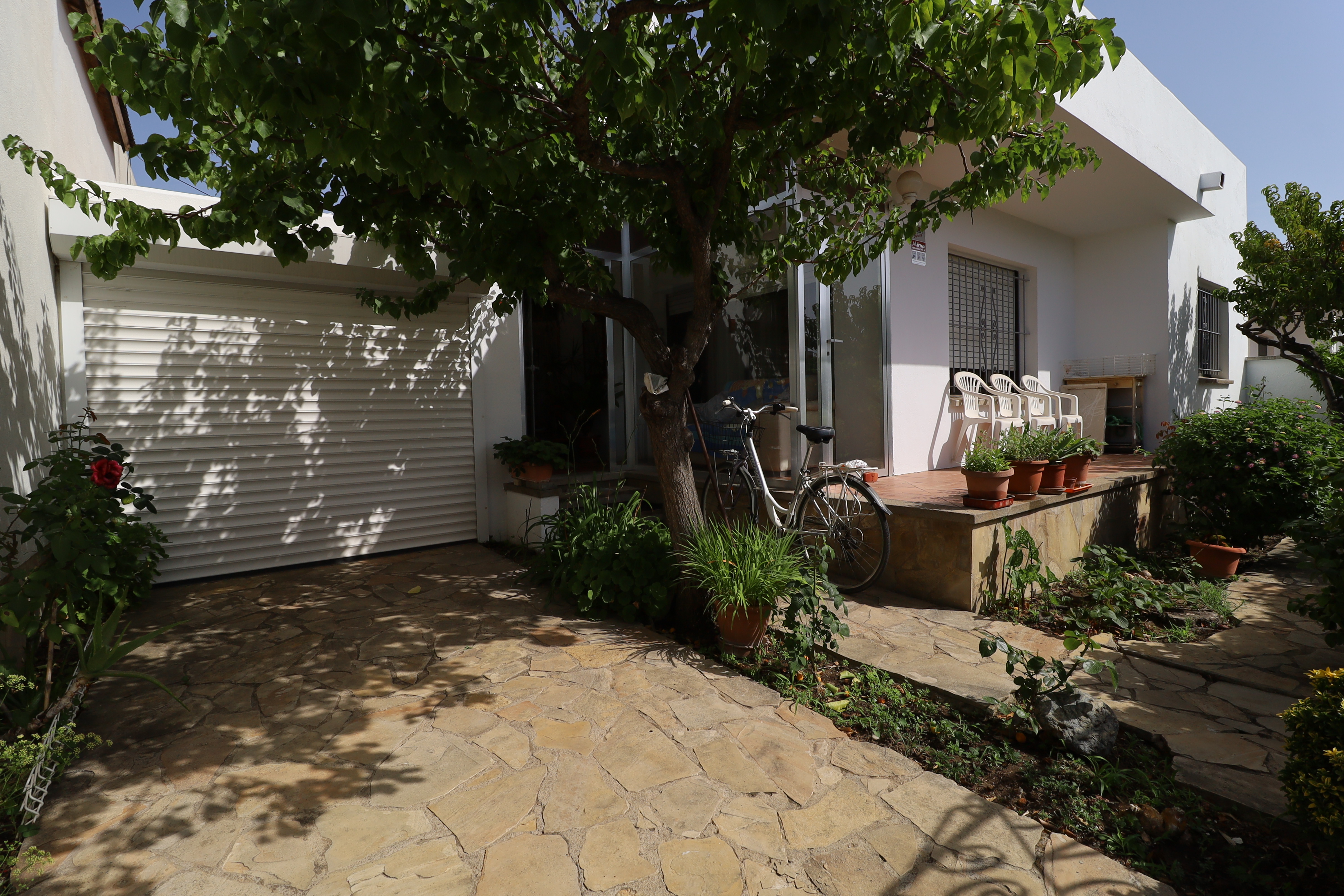 Maison de plain-pied, avec grand garage et jardin, Santa Margarita, Roses
