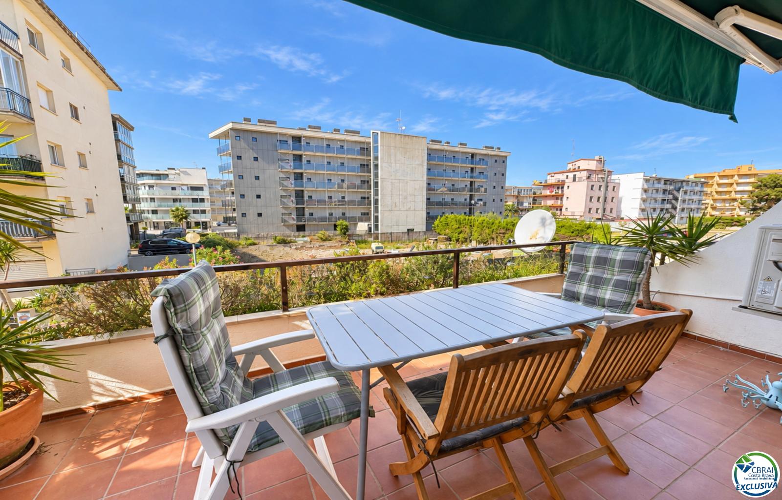Spacious studio with terrace and tourist licence 80 metres from Santa Margarita beach - Roses - Santa Margarida - Ref. CBR6675