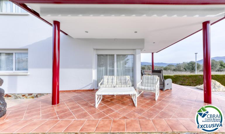 Dream property in Mas Matas, Roses: Independent house with spacious land and private pool!