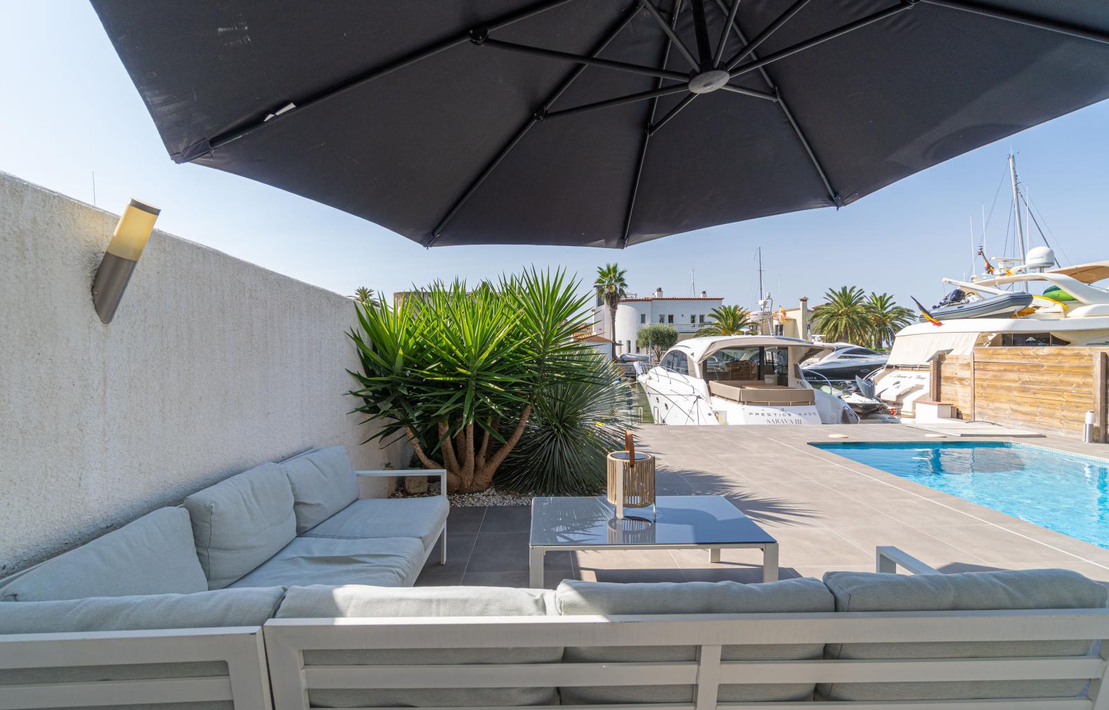 Elegant Waterfront villa with pool, private mooring and direct canal access in Santa Margarita - Santa Margarida - Ref. CBR6598 - photo 33
