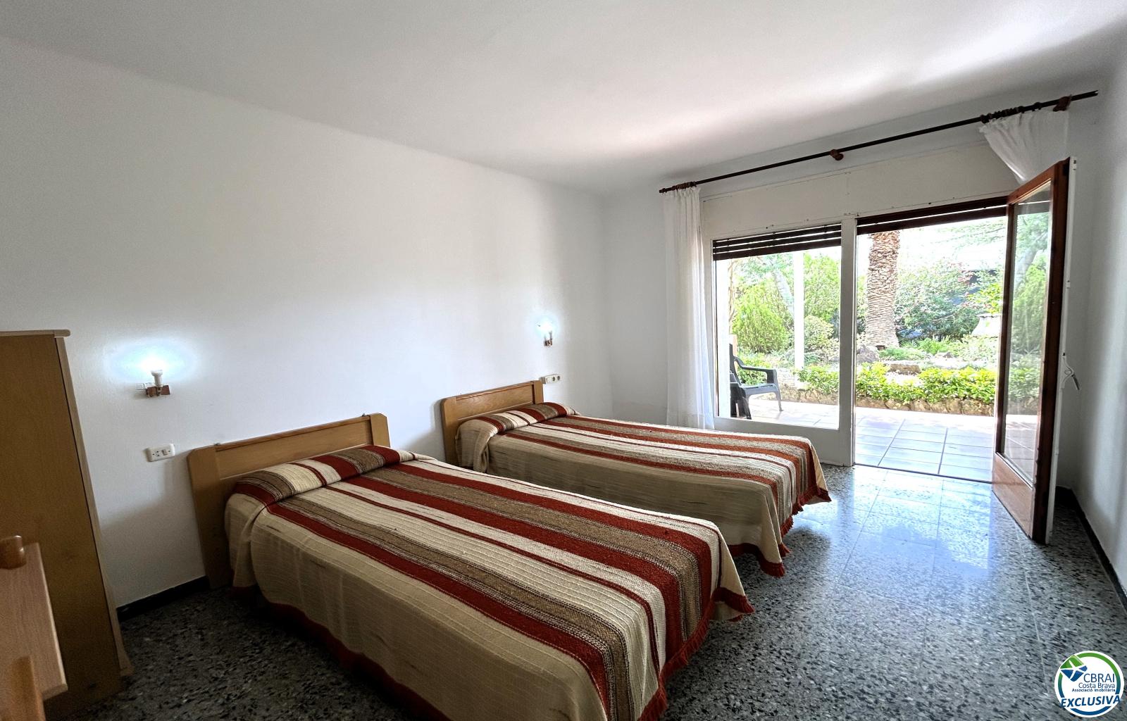 House in Llançà with a tourist license, sea views, and just a few meters from the beach. - Grifeu - Ref. CBR6637 - photo 35