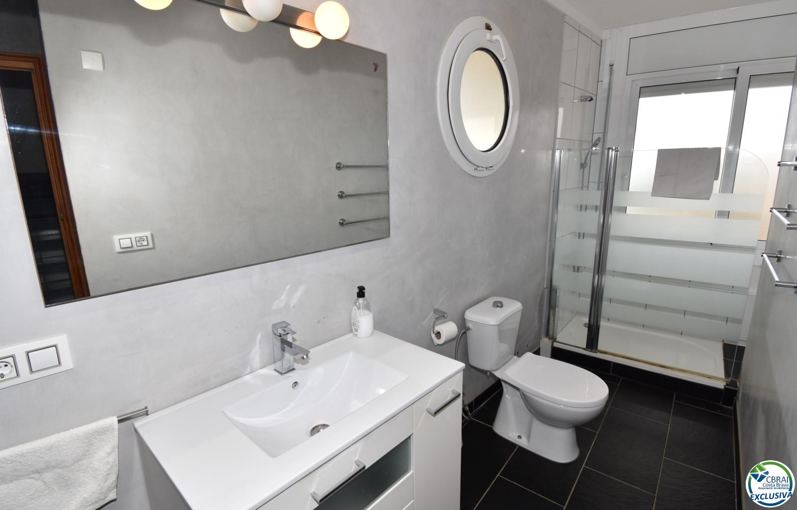 EMPURIABRAVA: Exclusive complex of six houses with moorings on the seafront for sale - Salins - Ref. CBR6609 - photo 9