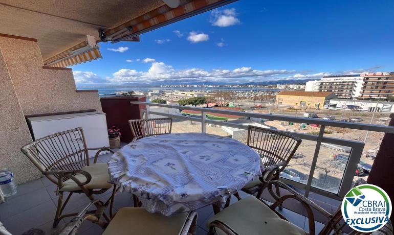 for saleFlat/Apartment Roses