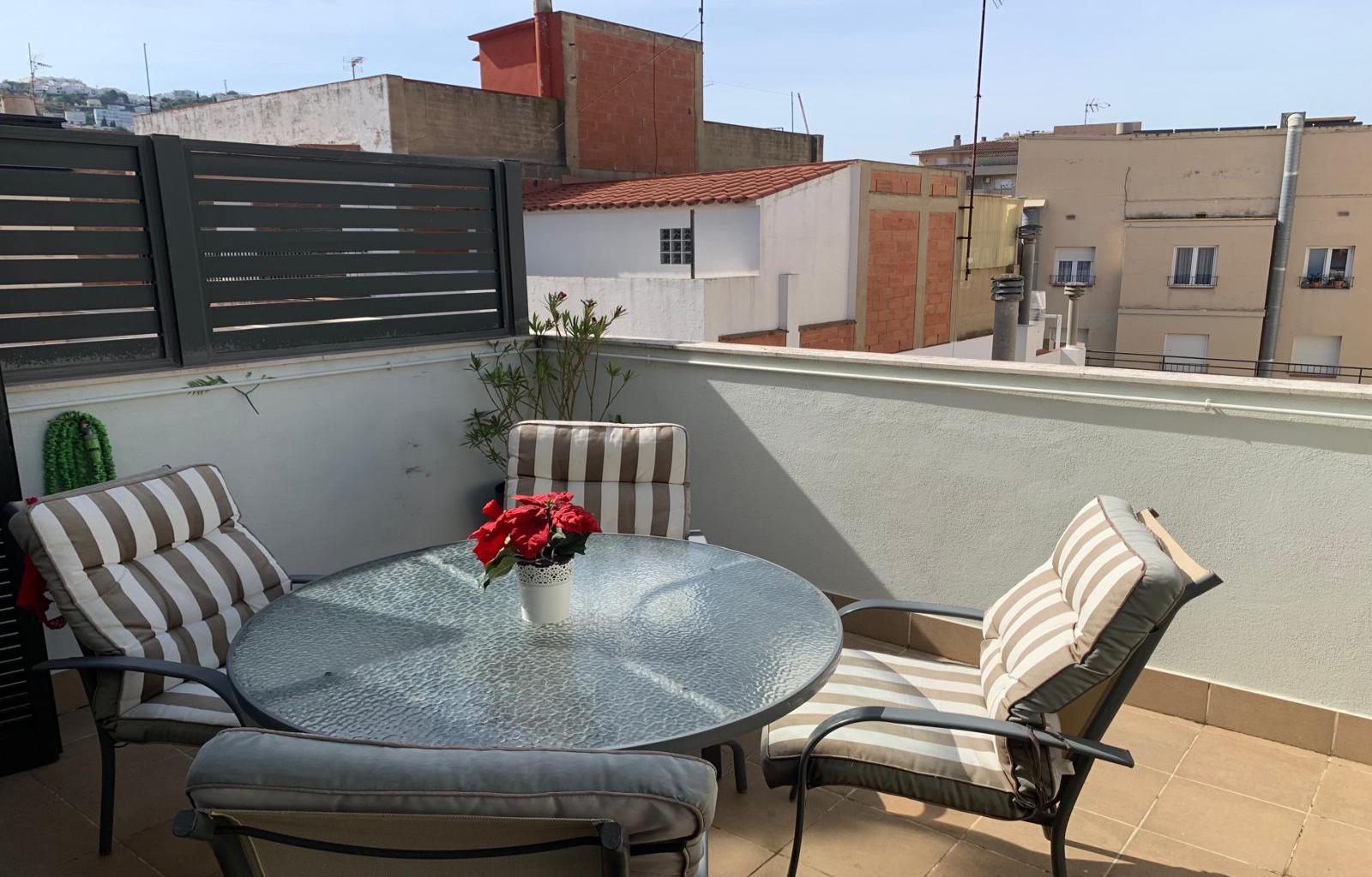 Beautiful top-floor apartment in the center of Rosas - Centre - Ref. CBR6460 - photo 3