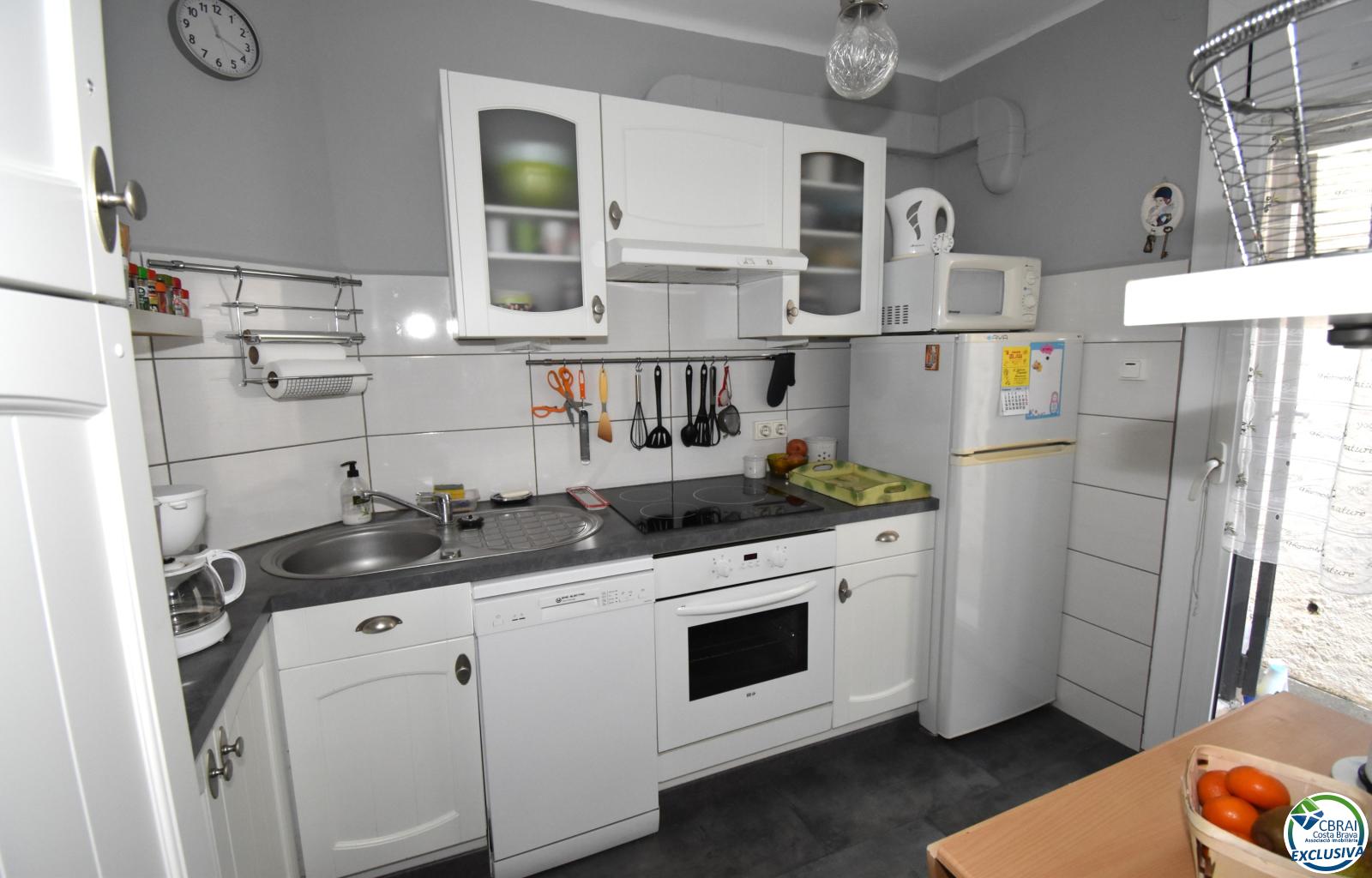 ROSES-LLOSA: Sea view apartment for sale - 2on Moll - Ref. CBR6337 - photo 11