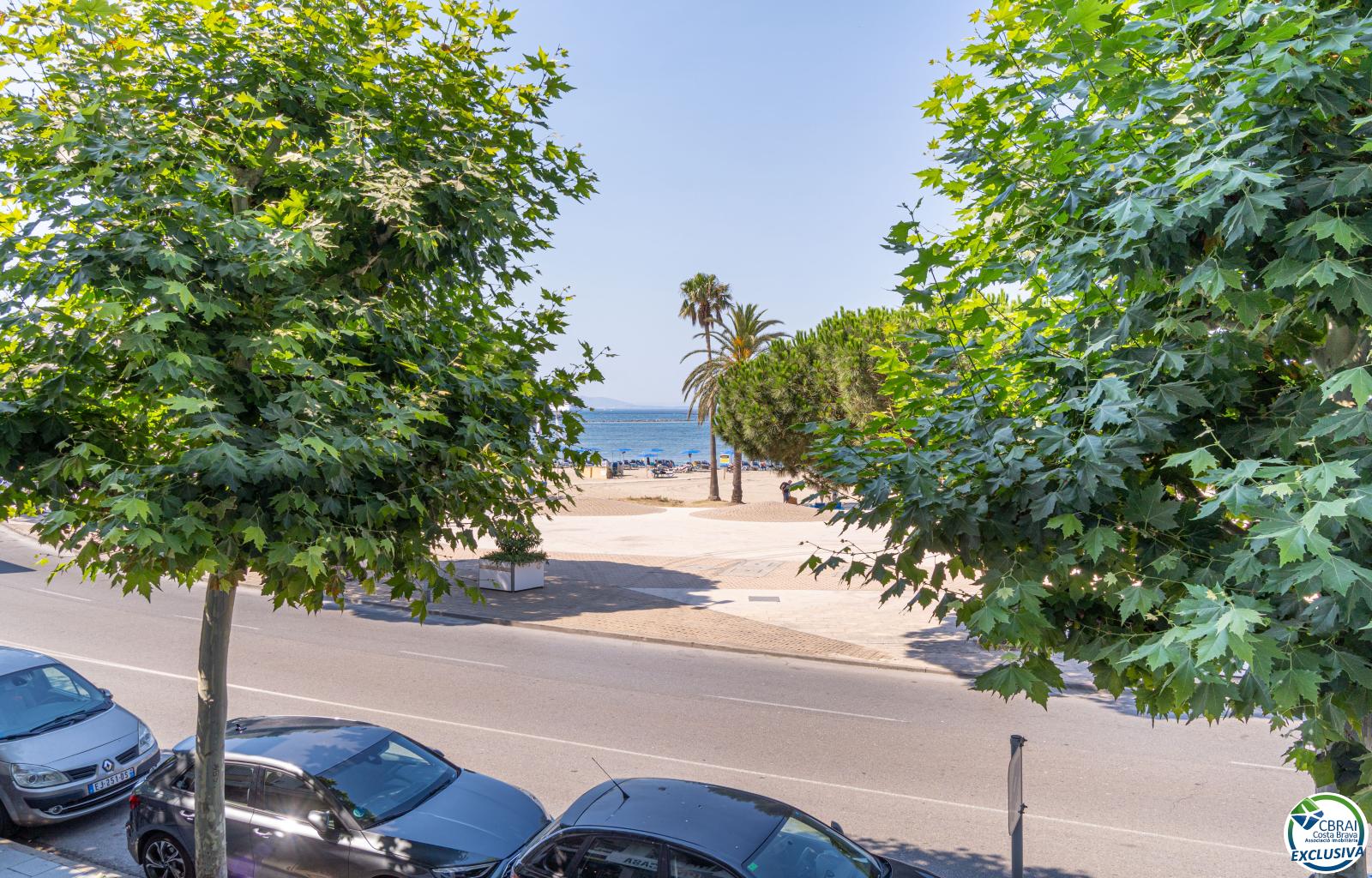 Magnificent Seafront Apartment - Centre - Ref. CBR5993 - photo 5