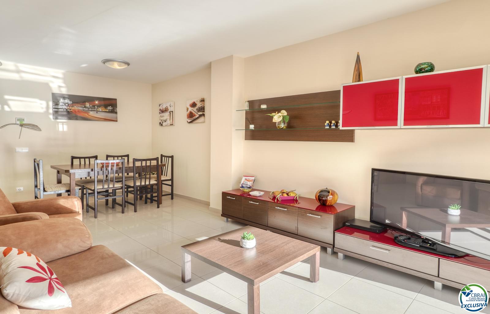 For sale: High-standard apartment in Roses 50 m from the sea - Salatà - Ref. CBR6685 - photo 12