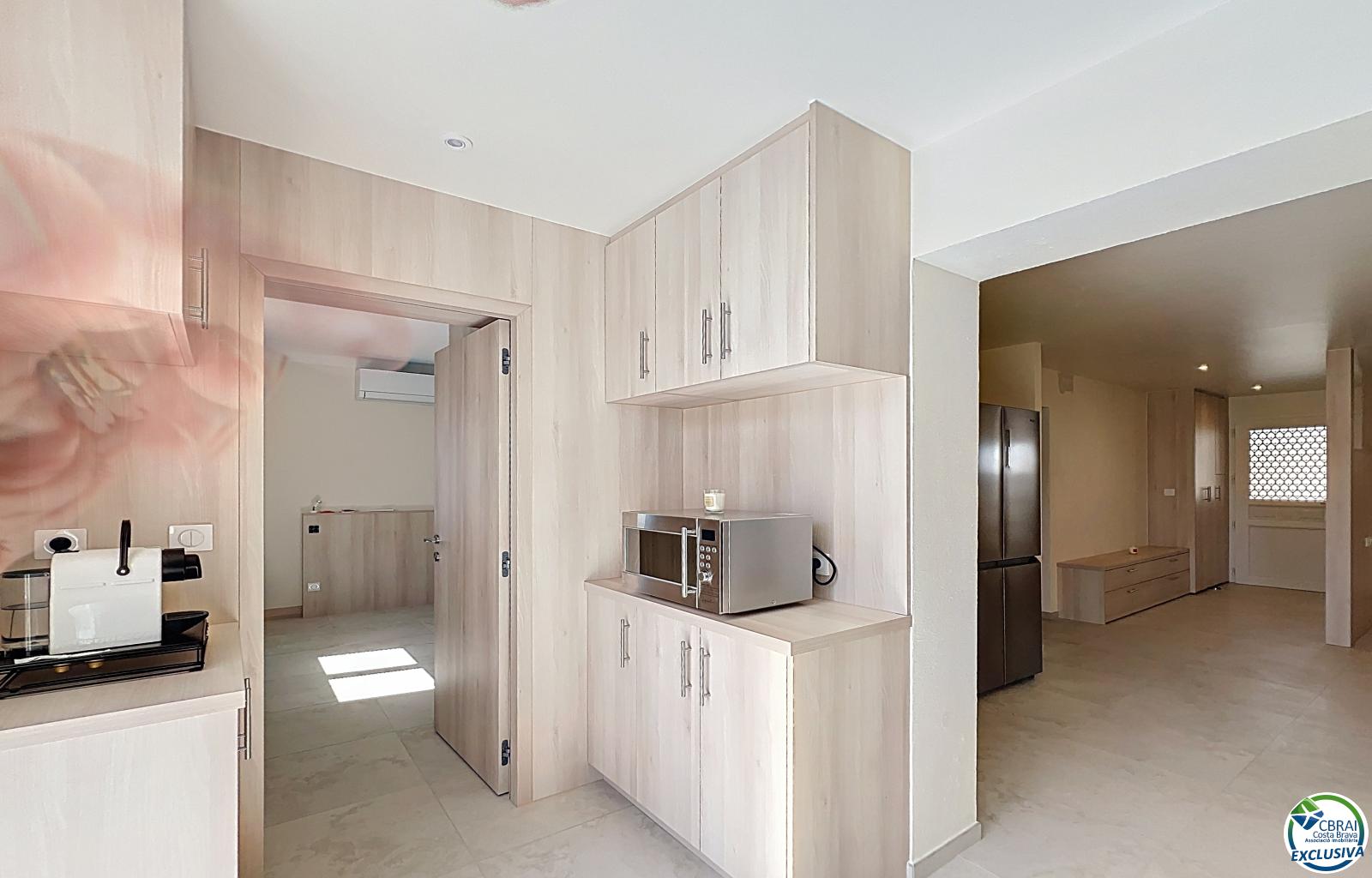 Renovated house with 5 bedrooms and tourist license in Empuriabrava, Peni area. - Ref. CBR6475 - photo 20