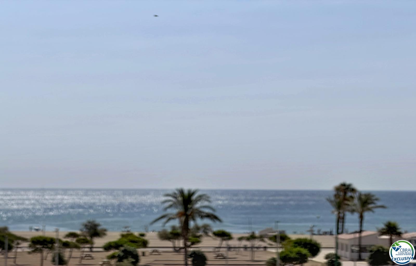 Apartment just steps from the beach with sea views in Empuriabrava - Muga - Ref. CBR6662 - photo 10