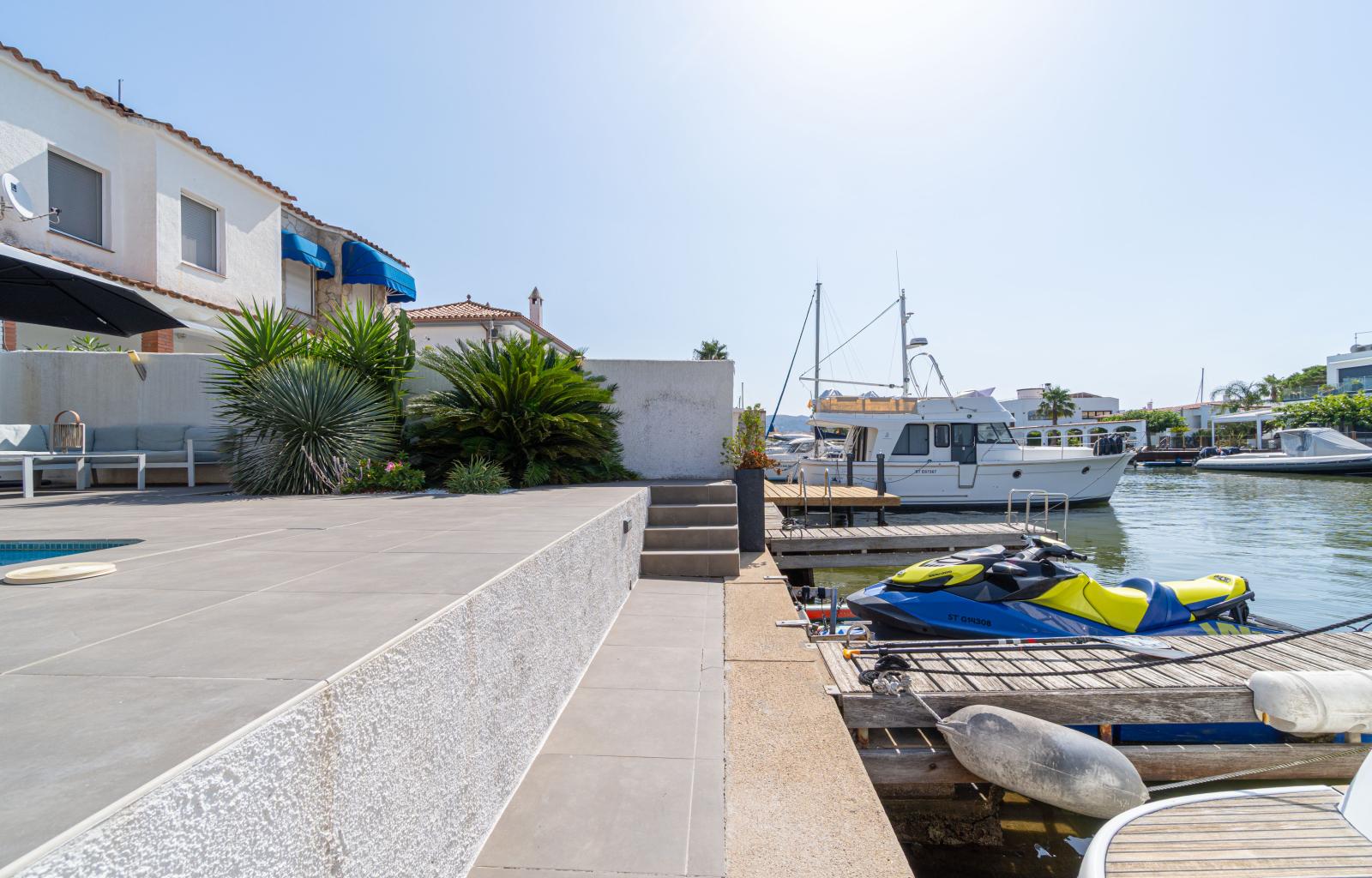 Elegant Waterfront villa with pool, private mooring and direct canal access in Santa Margarita - Santa Margarida - Ref. CBR6598 - photo 37