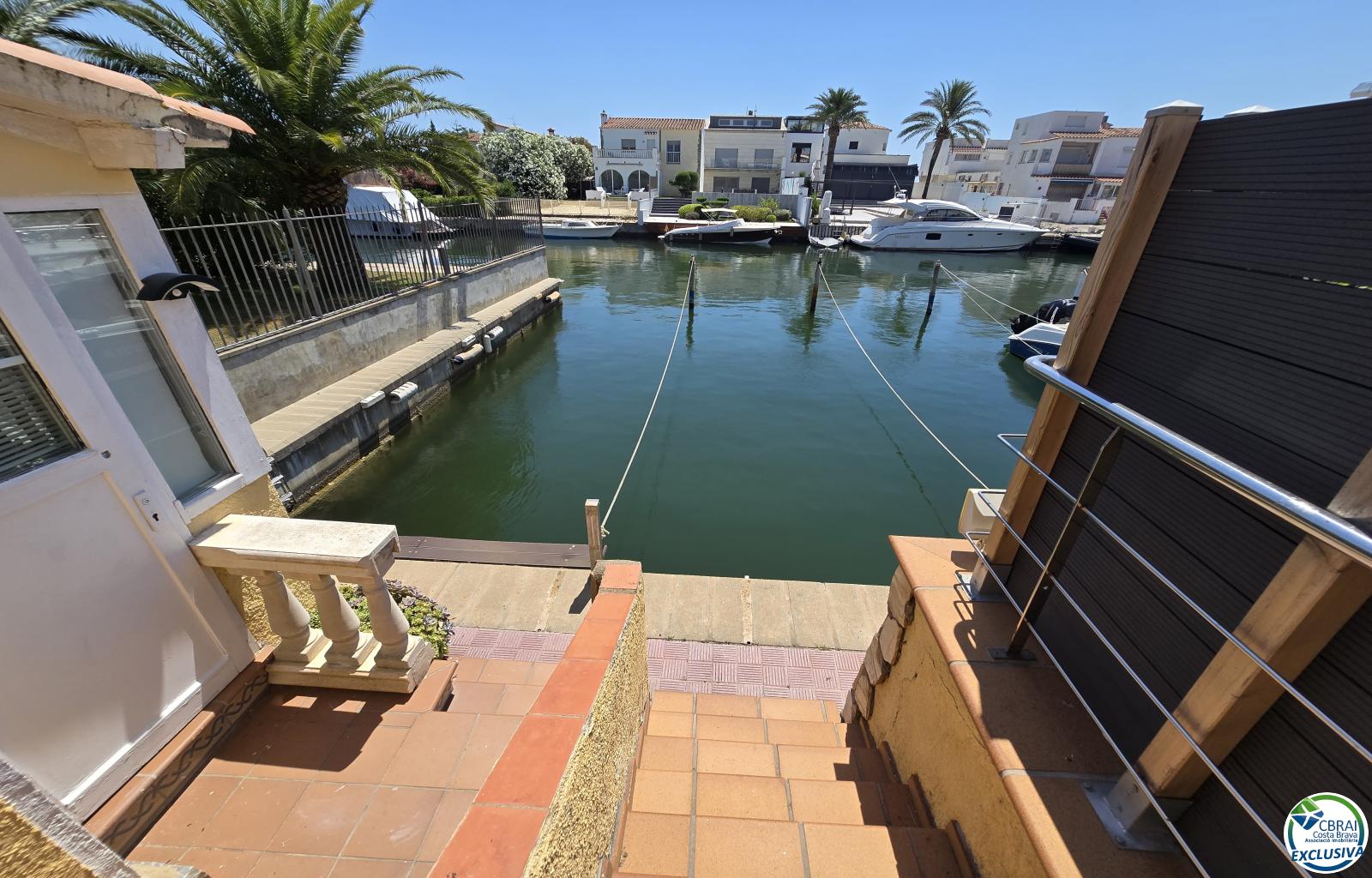 14x3.70 m Private Mooring Before the Bridges with Apartment & Parking - Salins - Ref. CBR6589 - photo 2